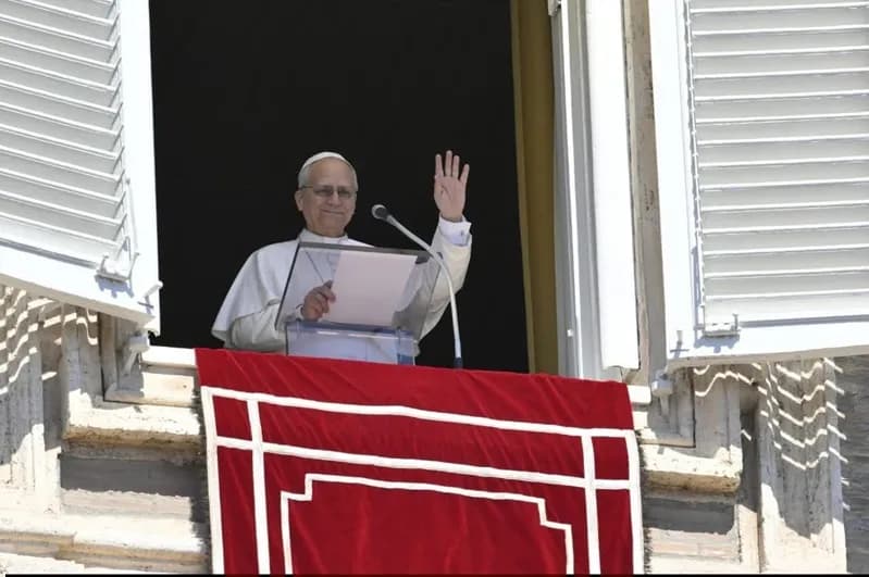 Tổng thống Donald Trump và Giáo hoàng Leo XVI khẩu chiến gay gắt