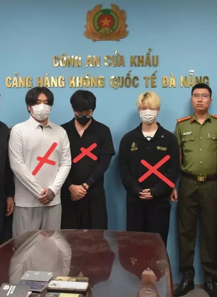 Việt Nam bắt ba nghi phạm Hàn Quốc bị  Interpol truy nã đỏ