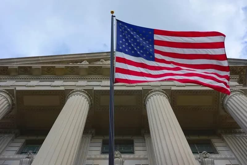 Thâm hụt thương mại Hoa Kỳ năm 2025 gần như không đổi dù áp thuế