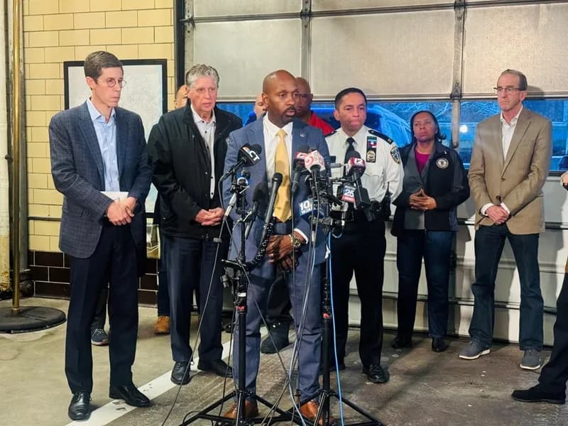 Cảnh sát Hoa Kỳ truy lùng kẻ xả súng tại Đại học Brown