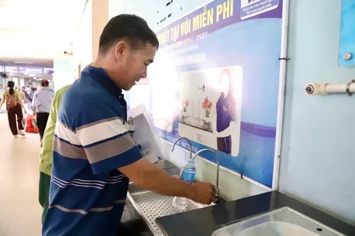 Người trẻ khỏe mạnh cũng có thể suy thận cấp vì làm việc lâu dưới nắng nóng 