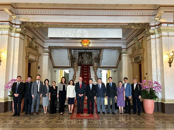 Anh - Việt Nam tăng cường hợp tác phát triển đường sắt đô thị