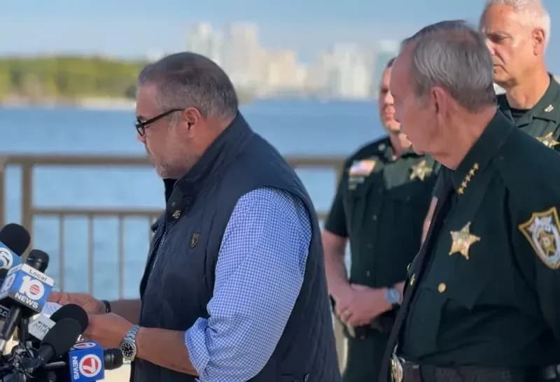 Đặc vụ bắn hạ thanh niên có súng xâm nhập dinh thự của Trump