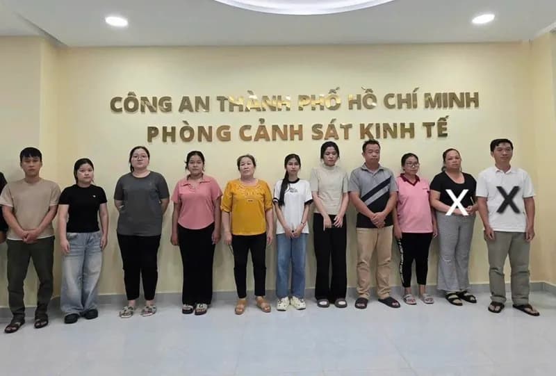 Việt Nam: Triệt phá đường dây sản xuất nước hoa giả Chanel, Dior