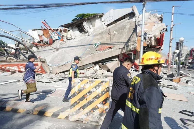 Động đất 7,8 độ richter ở Philippines khiến nhiều người thương vong