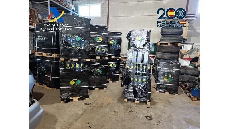 Đường dây buôn lậu “khí cười” lớn tại châu Âu bị triệt phá