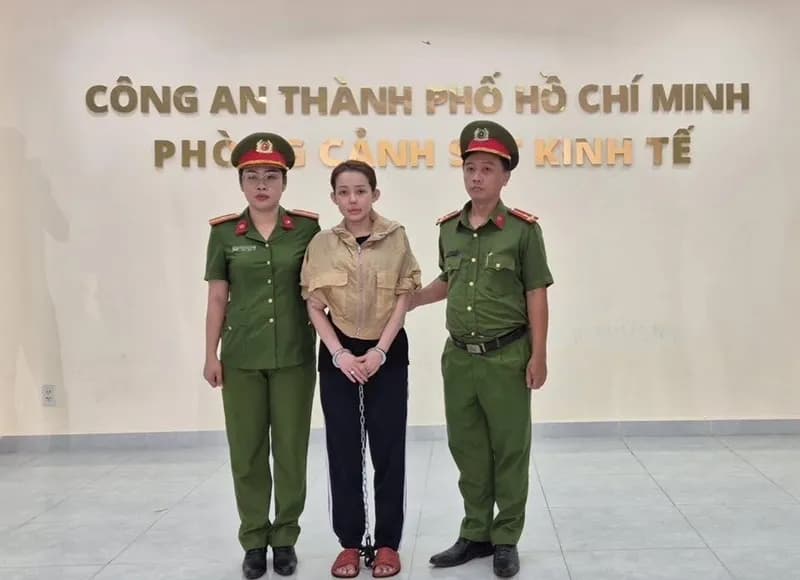 Việt Nam: Khởi tố Tiktoker Ngân 98 vì bán hàng giả