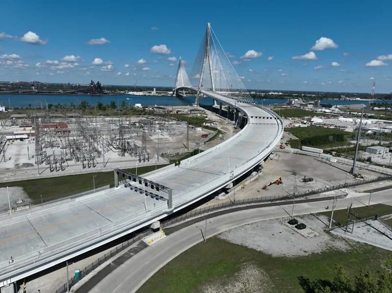 Ông Trump dọa ngăn khánh thành cây cầu nối liền Hoa Kỳ - Canada 