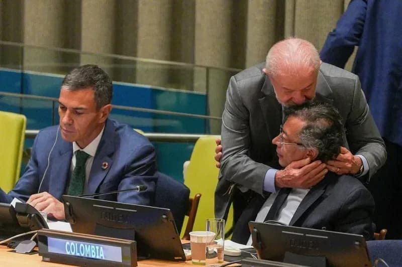 Colombia cáo buộc Hoa Kỳ đánh bom tàu chở công dân nước này, Nhà Trắng phản bác