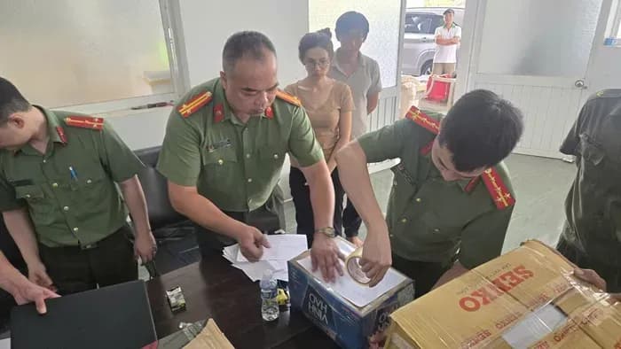 Việt Nam: Triệt phá đường dây vận chuyển trái phép hàng chục tấn chất phóng xạ