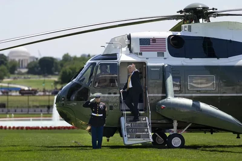 Công bố danh mục đầu tư khổng lồ, Trump đối mặt làn sóng tranh cãi
