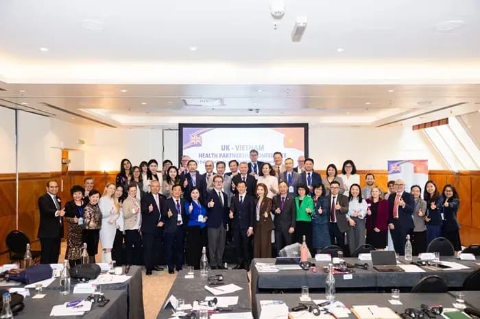 Việt Nam - Vương quốc Anh tăng cường hợp tác trong lĩnh vực y tế