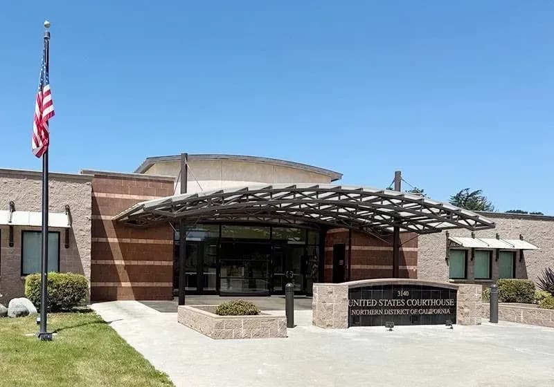 Meta và YouTube lần đầu hầu tòa vì cáo buộc gây nghiện ở trẻ em