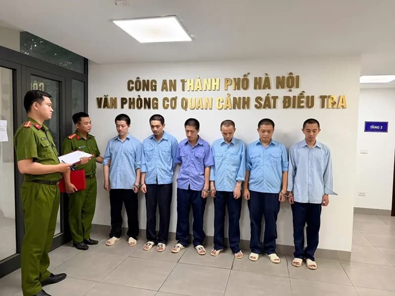 Việt Nam bắt nhóm người Trung Quốc buôn lậu 8.000 cây vàng từ Hong Kong