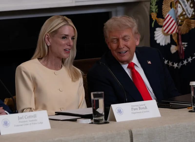 Bộ trưởng Tư pháp Hoa Kỳ chính thức bị cách chức